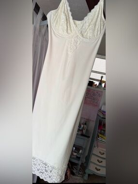 Popilush Lace-Trim Sculpting Shapewear MIDI-Dress in Ivory